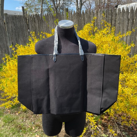 Victoria’s Secret sequin tote & wristlet NWT!! - Picture 3 of 7